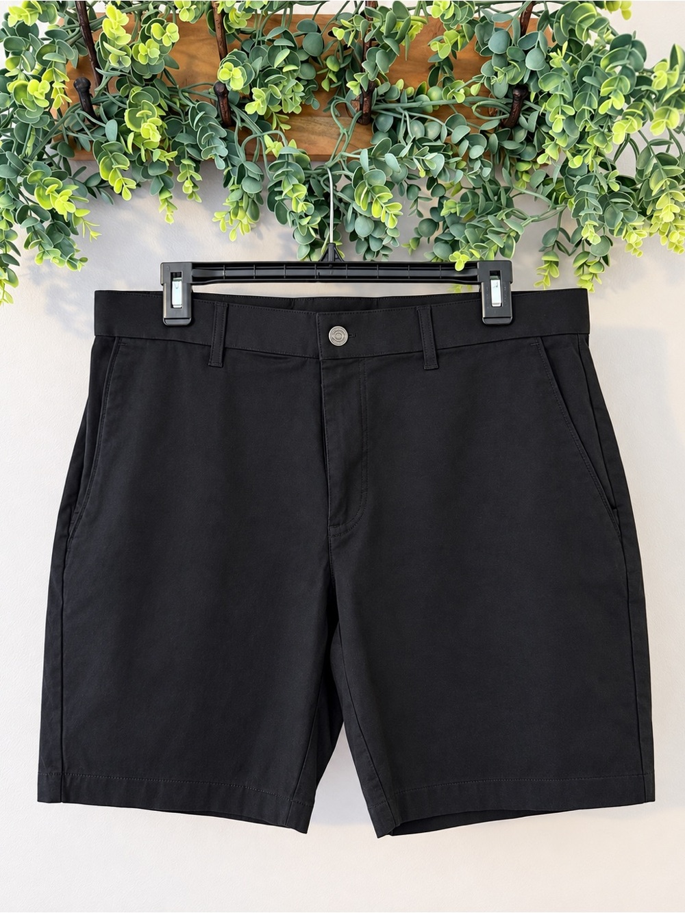 Men’s Fabletics Black Shorts Size 32 Stretch Chino